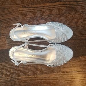 Caparros Tango Light Silver Sparkle size 7M